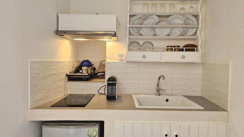 1-Bedroom Apartments with Sea View Terrace — view 9